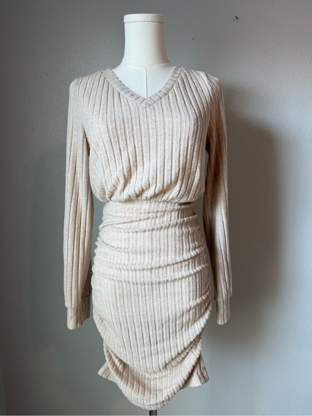 Boutique Beige Ribbed Knit Ruched Sweater Dress Size Small